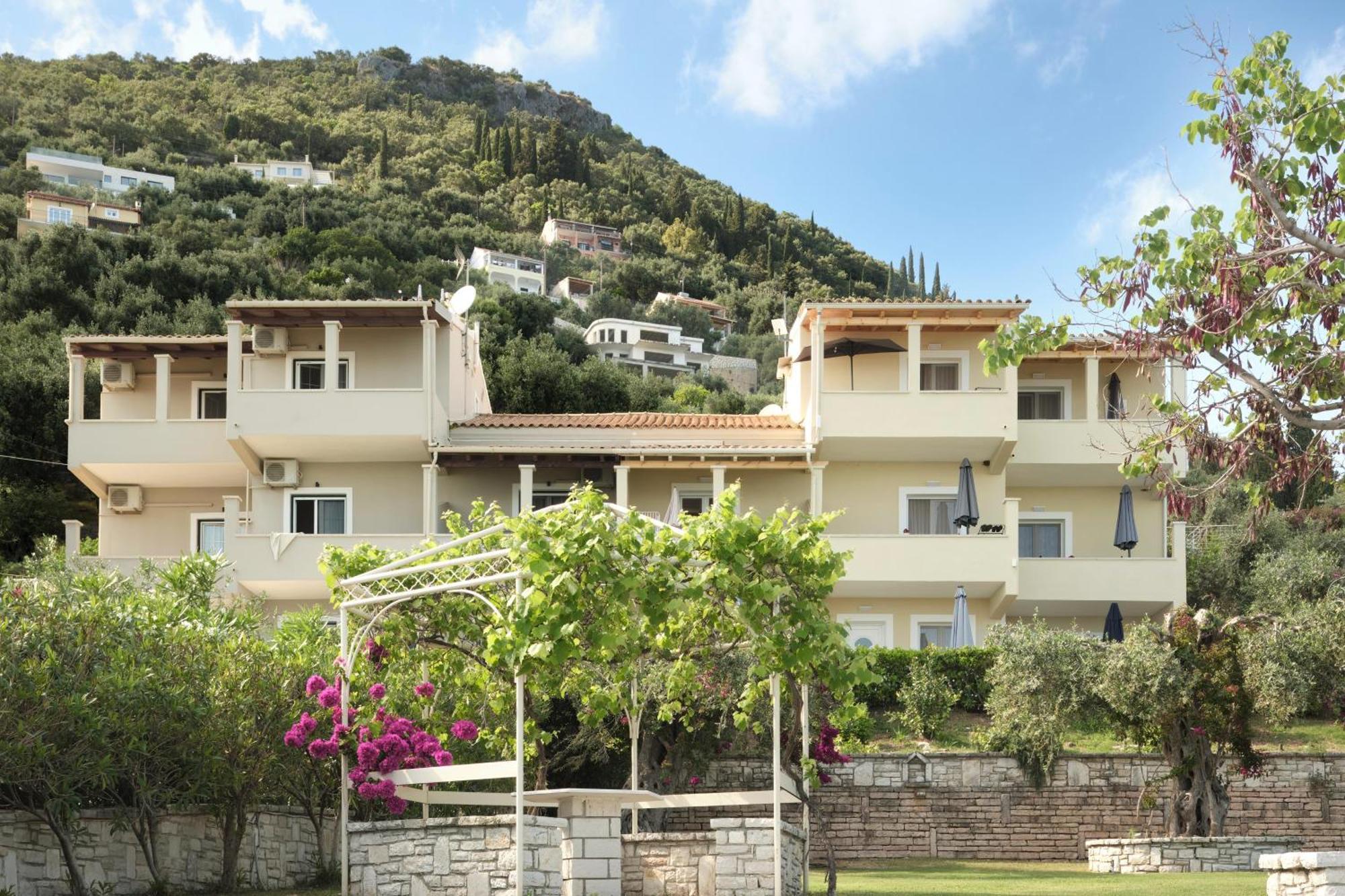 Krouzeri Beach Apartments Nisaki  外观 照片