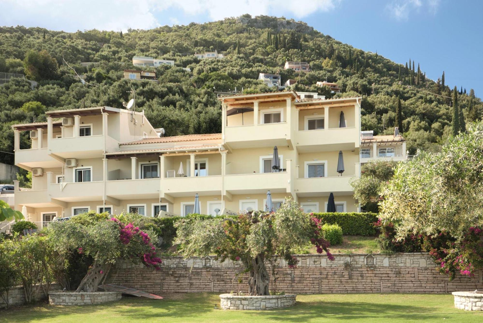 Krouzeri Beach Apartments Nisaki  外观 照片