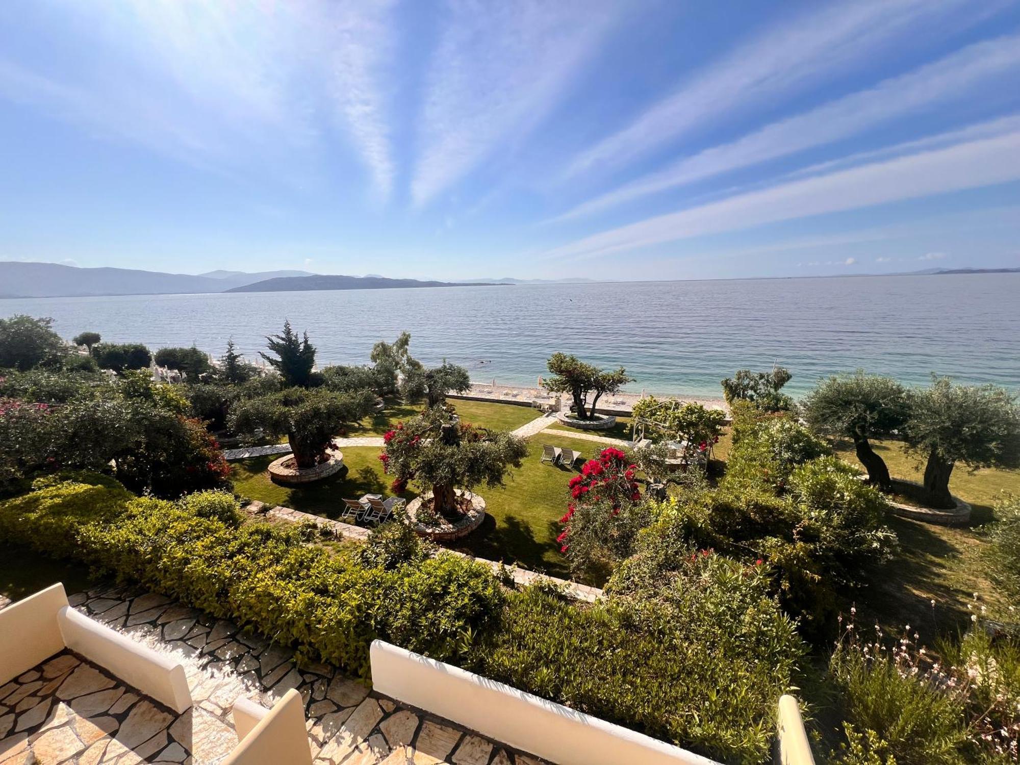 Krouzeri Beach Apartments Nisaki  外观 照片