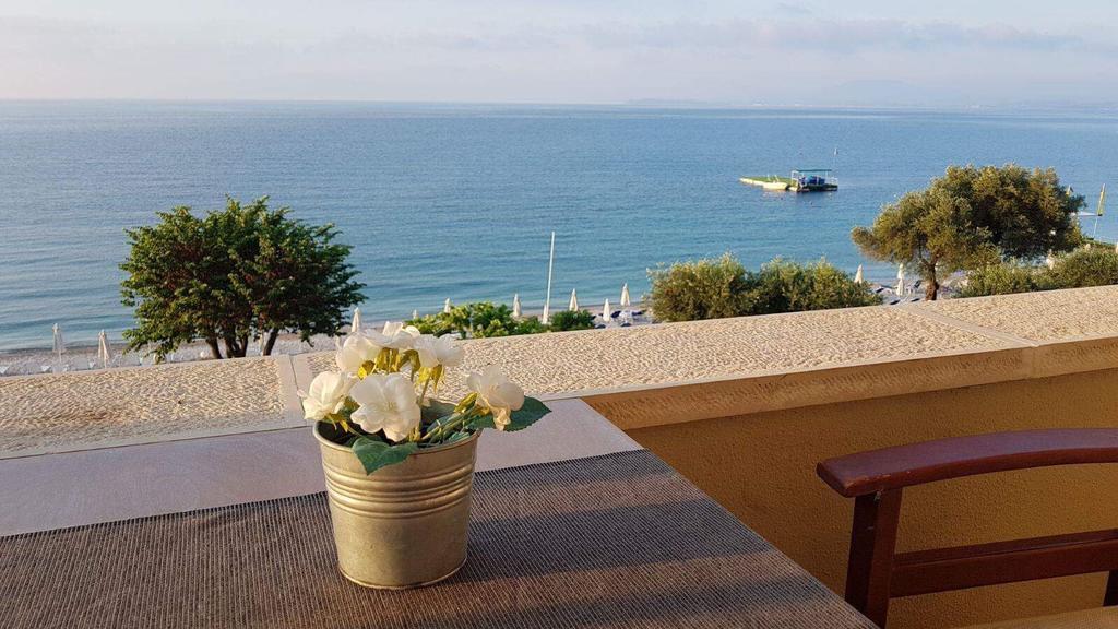 Krouzeri Beach Apartments Nisaki  外观 照片